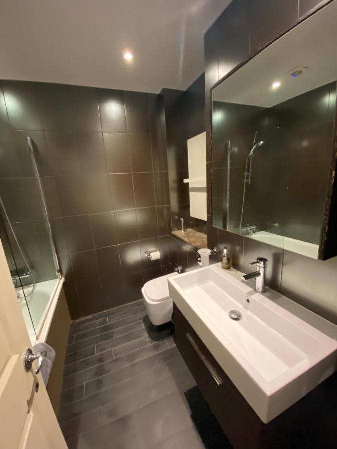ロンドンBeautiful Modern Studio In High Street Kensingtonアパートメント エクステリア 写真