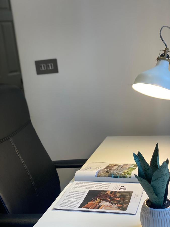 ロンドンBeautiful Modern Studio In High Street Kensingtonアパートメント エクステリア 写真